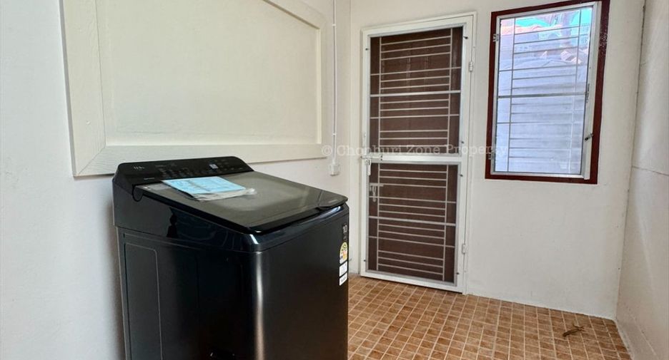 For rent 3 bedrooms house in Si Racha, Chonburi