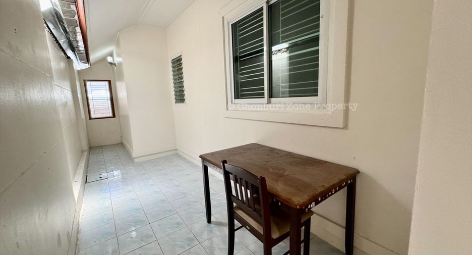 For rent 3 bedrooms house in Si Racha, Chonburi