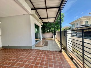 出租 3 卧室 独立屋 在 Si Racha, Chon Buri