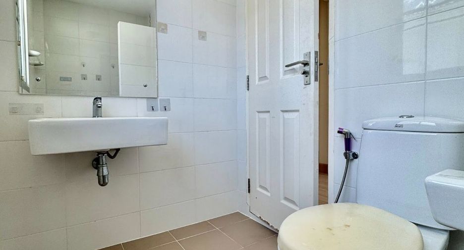For rent 3 bedrooms house in Si Racha, Chonburi