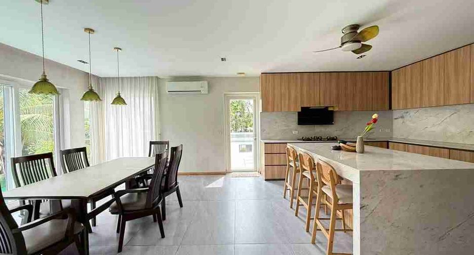 For rent 4 bedrooms villa in Bang Lamung, Chonburi