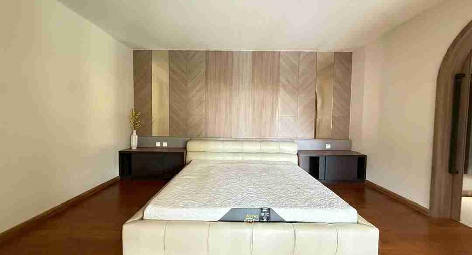 For rent 4 bedrooms villa in Bang Lamung, Chonburi