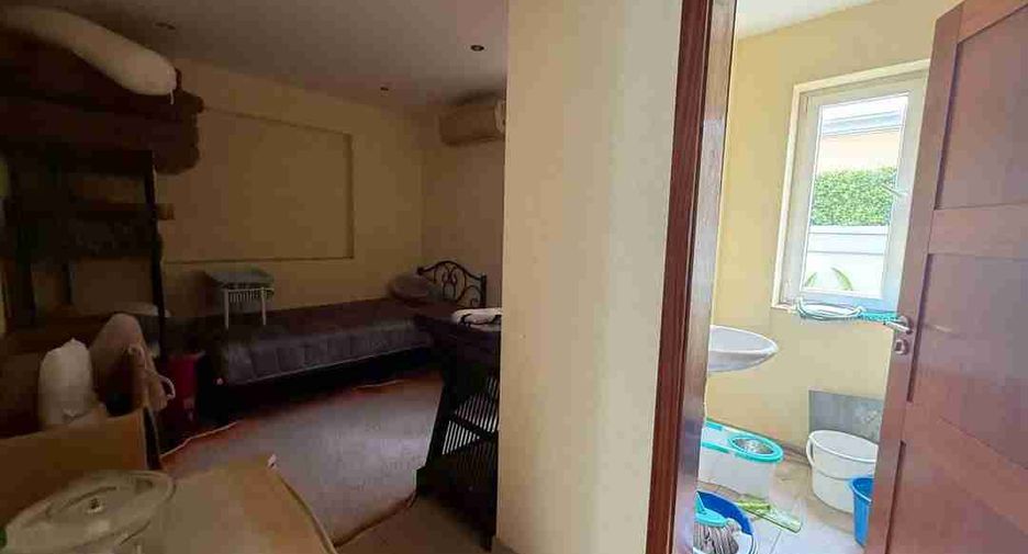 For rent 4 bedrooms villa in Bang Lamung, Chonburi