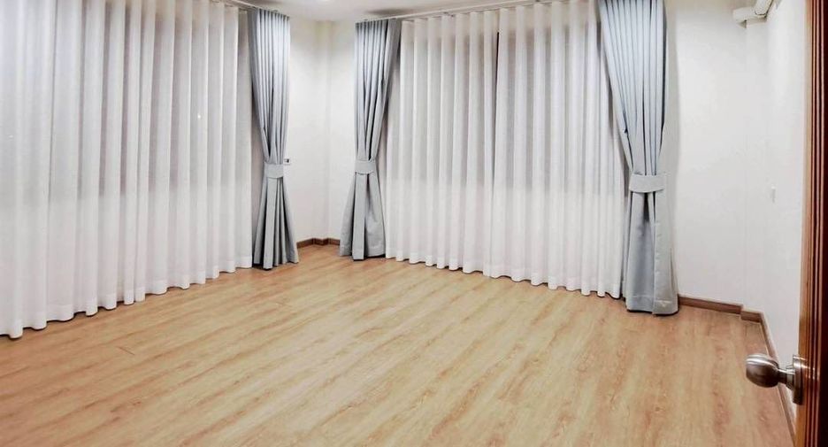 For rent and for sale 3 bedrooms house in Bang Lamung, Chonburi