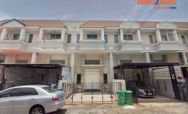 À vendre 3 chambres maison de ville à Bang Bua Thong, Nonthaburi