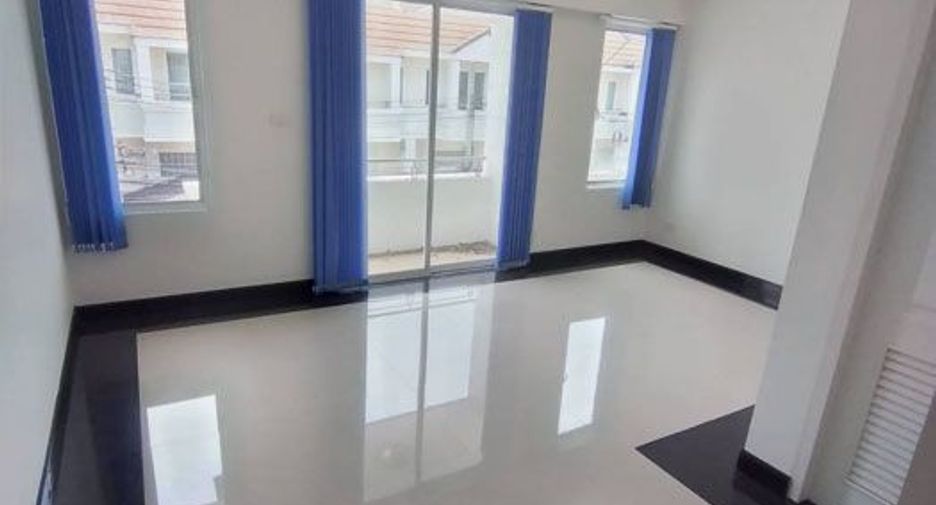 For sale 3 bedrooms townhouse in Bang Bua Thong, Nonthaburi