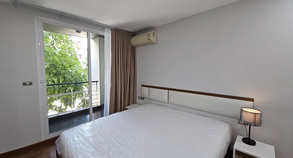 For rent 1 bed condo in Phra Khanong, Bangkok