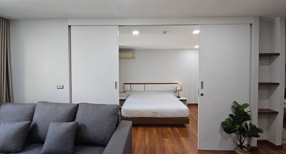 For rent 1 bed condo in Phra Khanong, Bangkok
