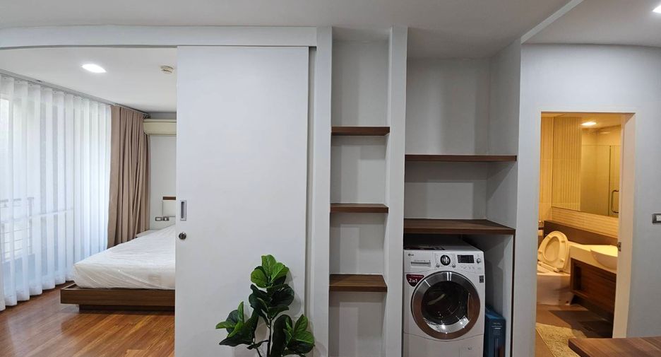 For rent 1 bed condo in Phra Khanong, Bangkok