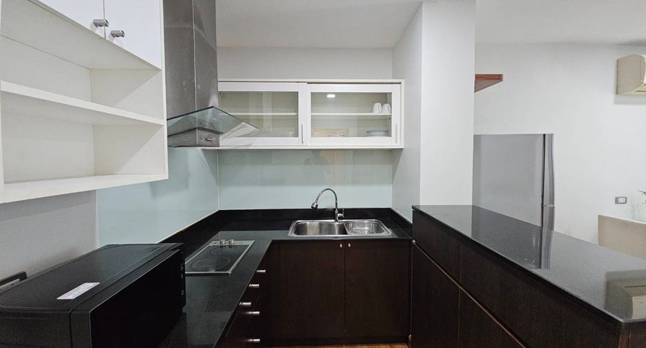 For rent 1 bed condo in Phra Khanong, Bangkok