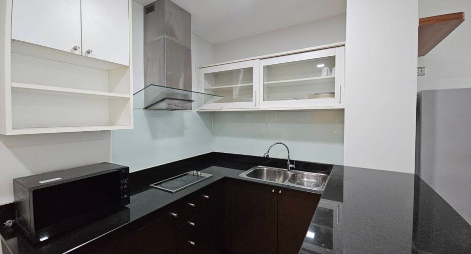 For rent 1 bed condo in Phra Khanong, Bangkok
