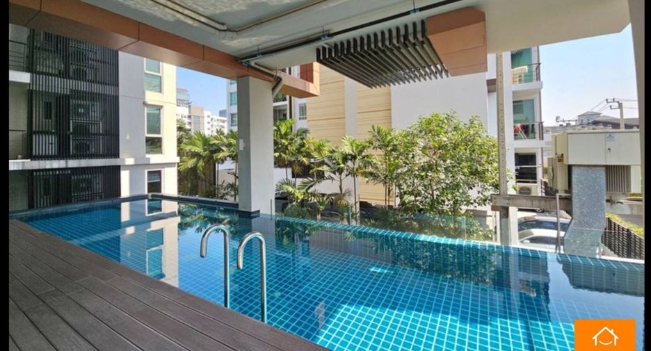 For rent 1 bed condo in Phra Khanong, Bangkok