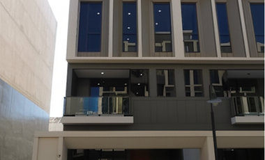 For rent 3 bedrooms townhouse in Wang Thonglang, Bangkok