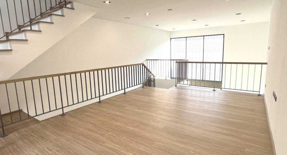 For sale 3 bedrooms townhouse in Wang Thonglang, Bangkok
