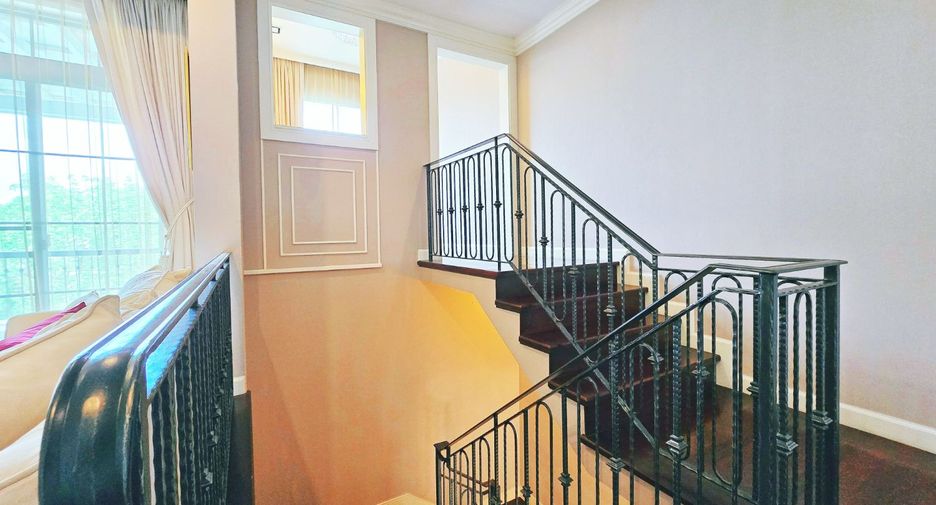 For sale 4 bedrooms house in Taling Chan, Bangkok