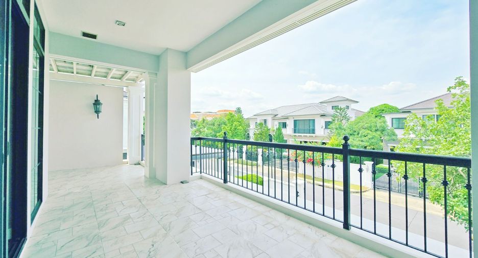For sale 4 bedrooms house in Taling Chan, Bangkok