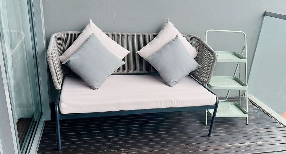 For rent 3 bedrooms condo in Khlong Toei, Bangkok