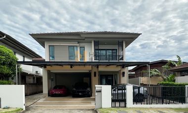 Haus zum Kauf mit 3 Zimmer in Bangkok Noi, Bangkok
