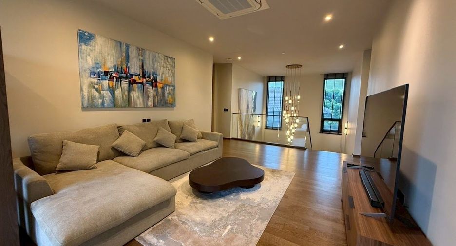 For sale 5 bedrooms house in Suan Luang, Bangkok