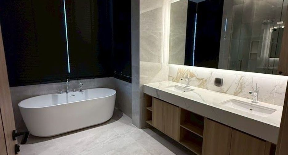 For sale 5 bedrooms house in Suan Luang, Bangkok