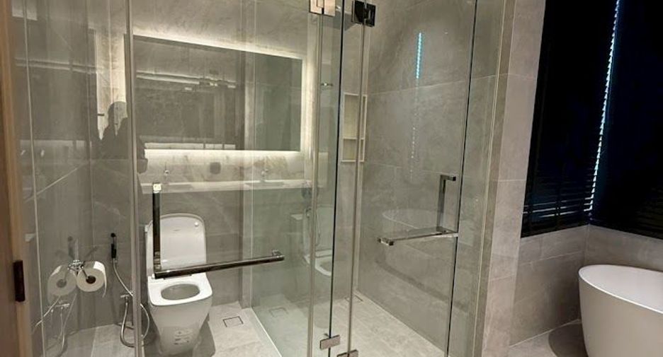 For sale 5 bedrooms house in Suan Luang, Bangkok