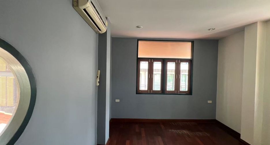 For rent retail Space in Khlong Toei, Bangkok