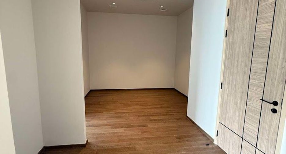 For sale 5 bedrooms house in Suan Luang, Bangkok