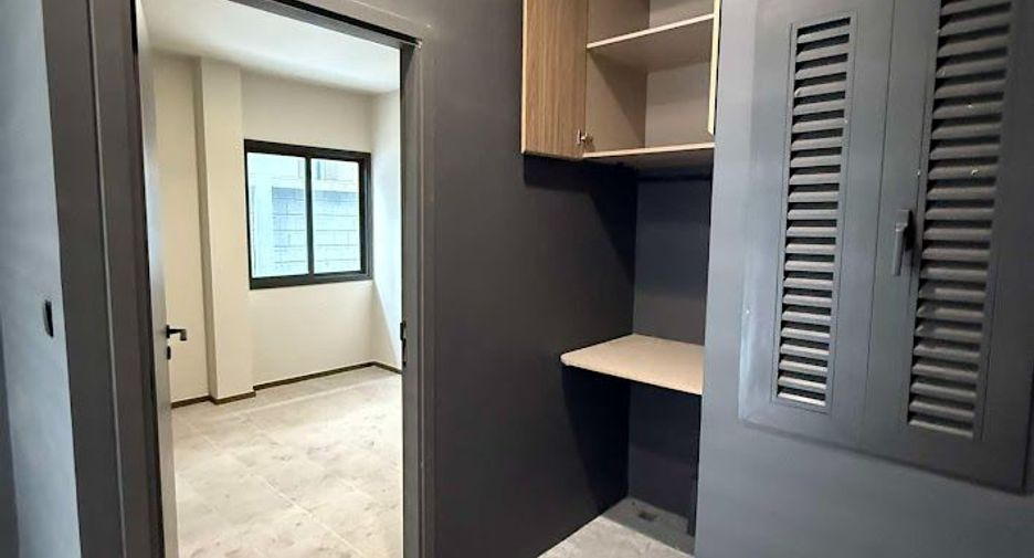For sale 5 bedrooms house in Suan Luang, Bangkok