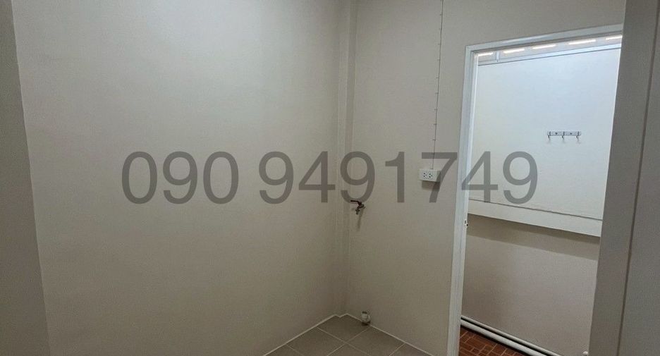 Haus zur Miete mit 3 Zimmer in Bang Kapi, Bangkok