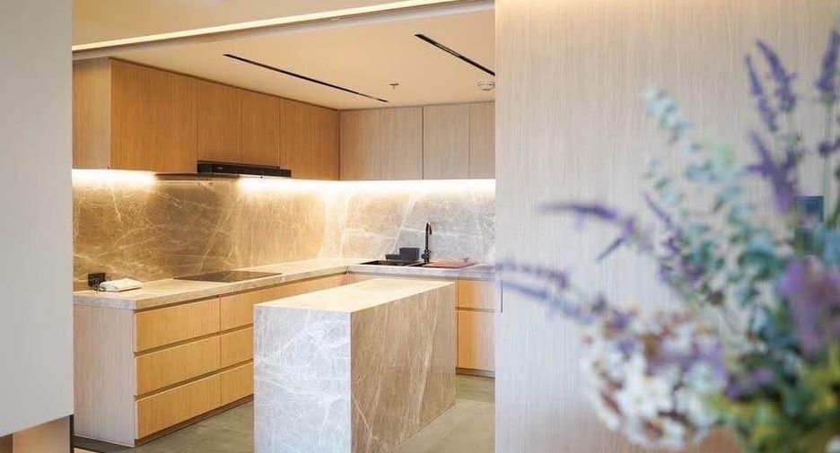 For rent 2 bedrooms condo in Bang Phlat, Bangkok