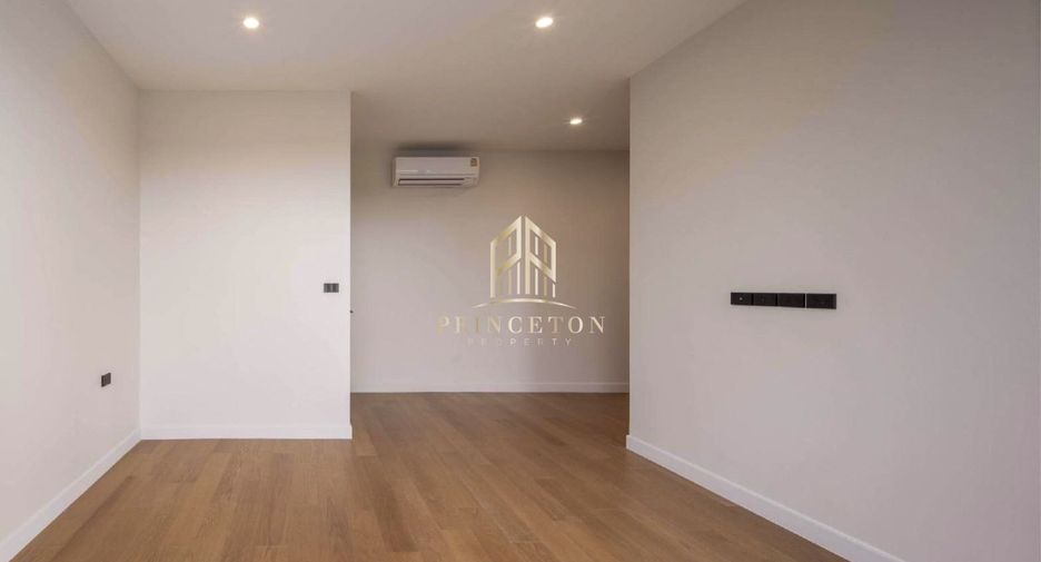For sale 5 bedrooms house in Saphan Sung, Bangkok