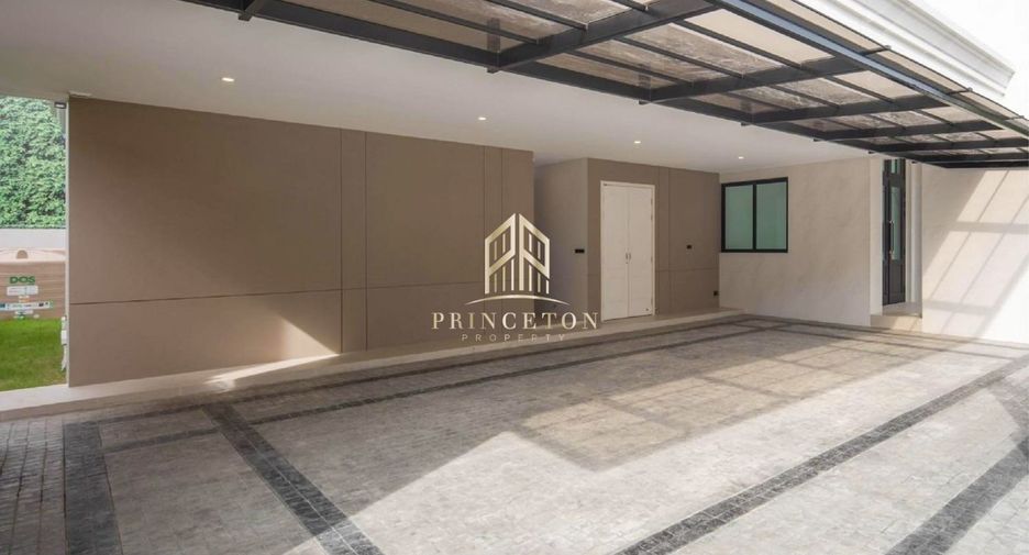 For sale 5 bedrooms house in Saphan Sung, Bangkok