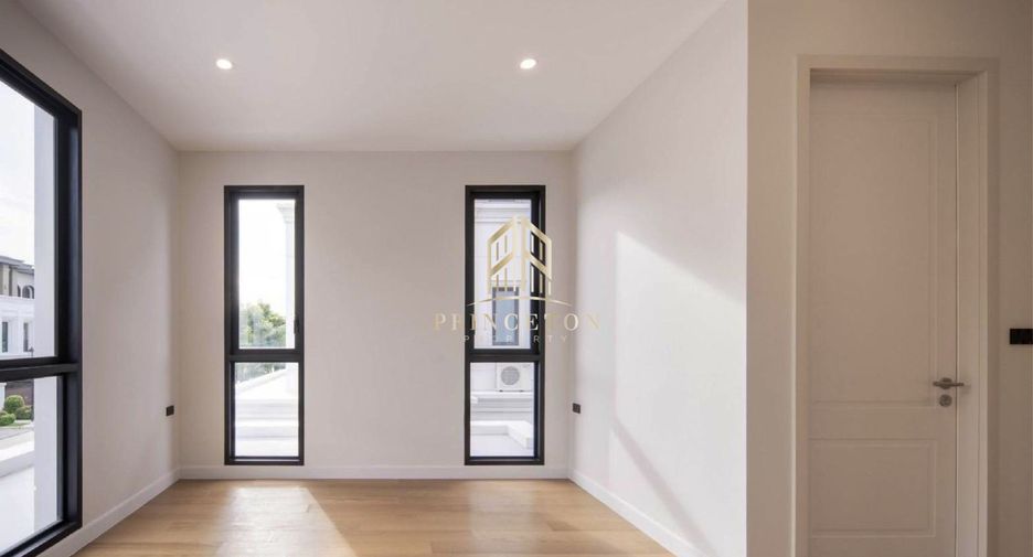 For sale 5 bedrooms house in Saphan Sung, Bangkok