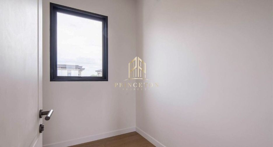 For sale 5 bedrooms house in Saphan Sung, Bangkok