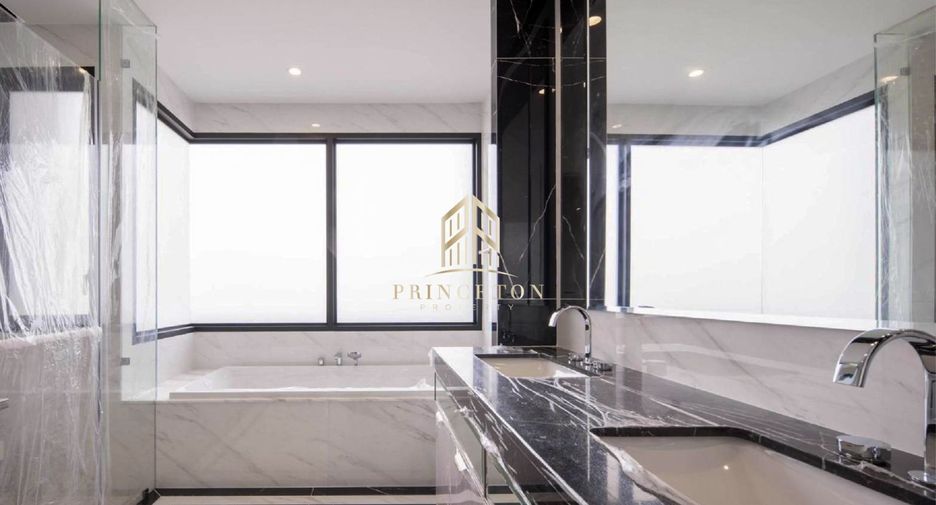 For sale 5 bedrooms house in Saphan Sung, Bangkok