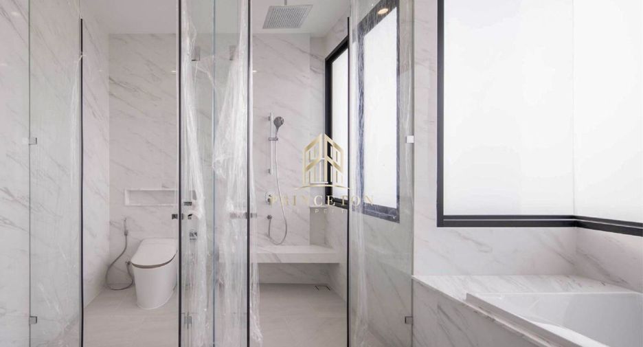 For sale 5 bedrooms house in Saphan Sung, Bangkok