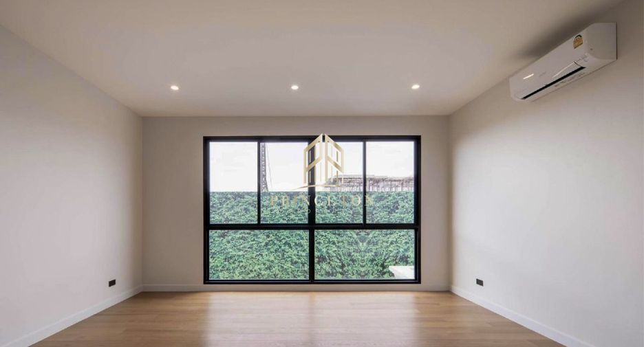 For sale 5 bedrooms house in Saphan Sung, Bangkok