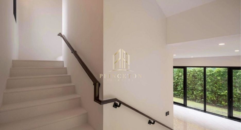 For sale 5 bedrooms house in Saphan Sung, Bangkok
