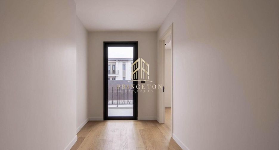 For sale 5 bedrooms house in Saphan Sung, Bangkok