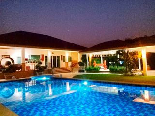 For sale 4 bedrooms house in Mueang Rayong, Rayong