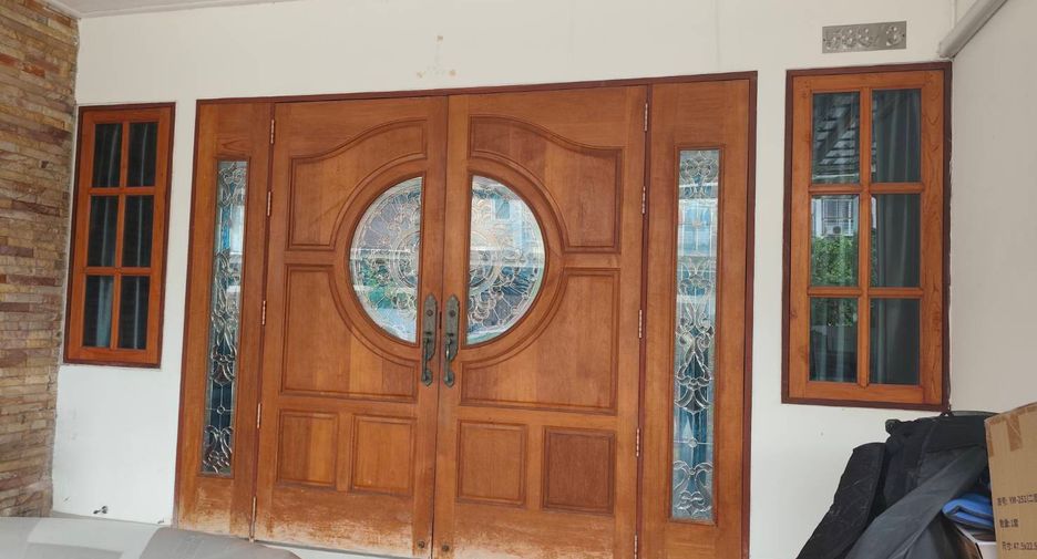 Reihenhaus zum Kauf mit 4 Zimmer in Wang Thonglang, Bangkok