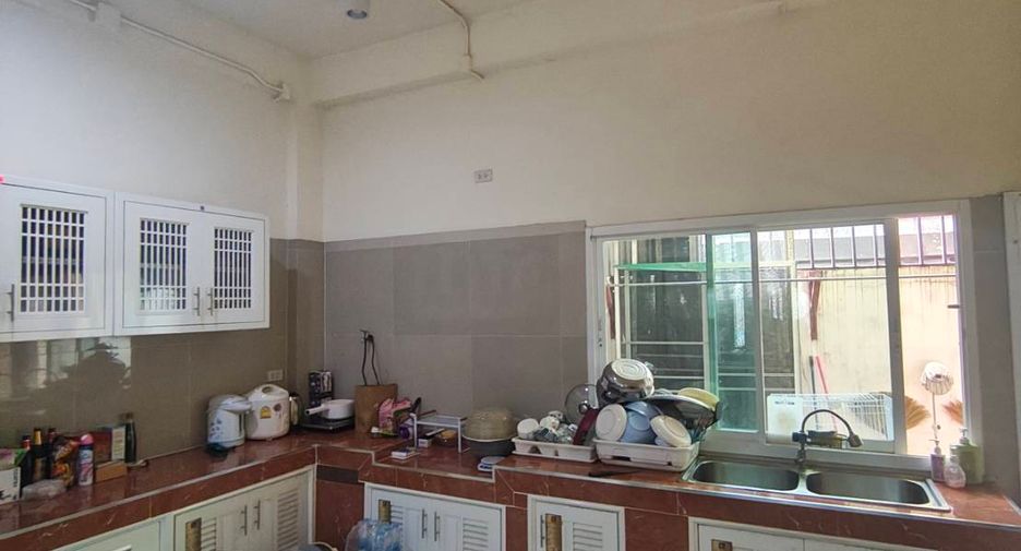 Reihenhaus zum Kauf mit 4 Zimmer in Wang Thonglang, Bangkok