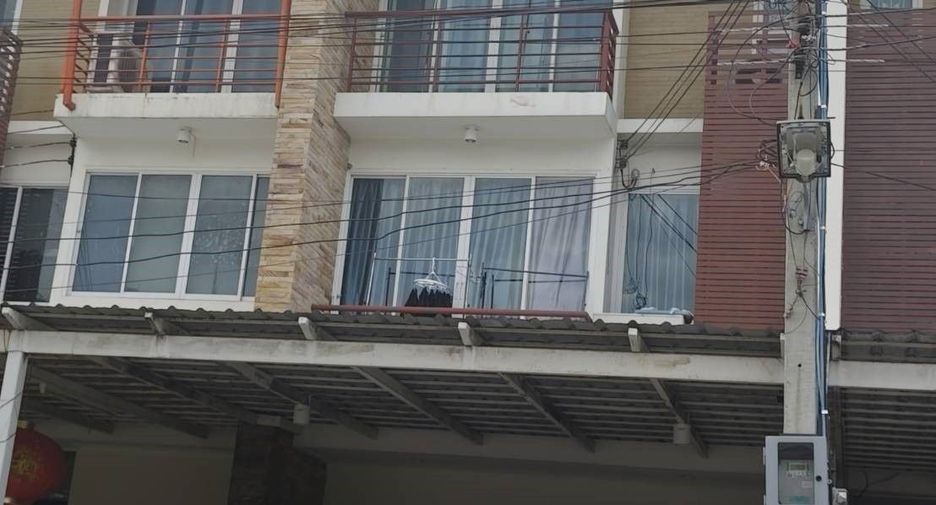 Reihenhaus zum Kauf mit 4 Zimmer in Wang Thonglang, Bangkok