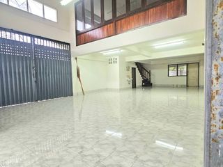 Casa adosada en venta de 3 habitaciones en Mueang Ratchaburi, Ratchaburi