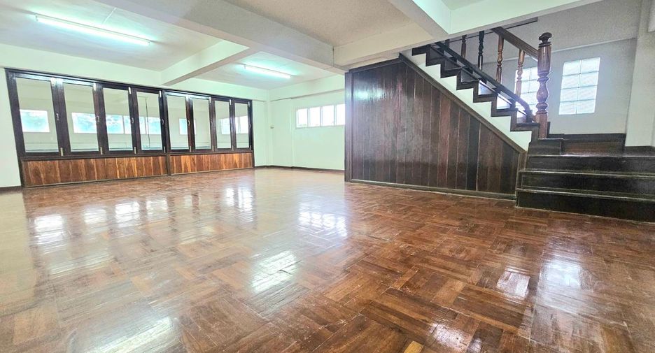 Casa adosada en venta de 3 habitaciones en Mueang Ratchaburi, Ratchaburi