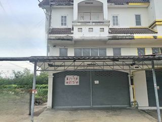 Casa adosada en venta de 3 habitaciones en Mueang Ratchaburi, Ratchaburi