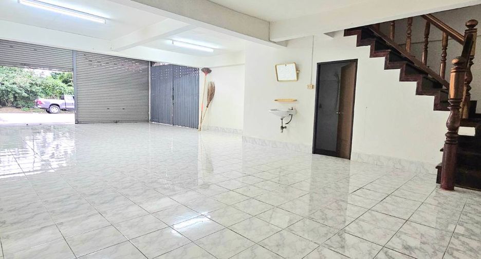 Casa adosada en venta de 3 habitaciones en Mueang Ratchaburi, Ratchaburi