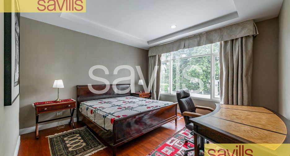 For rent 3 bedrooms condo in Sathon, Bangkok