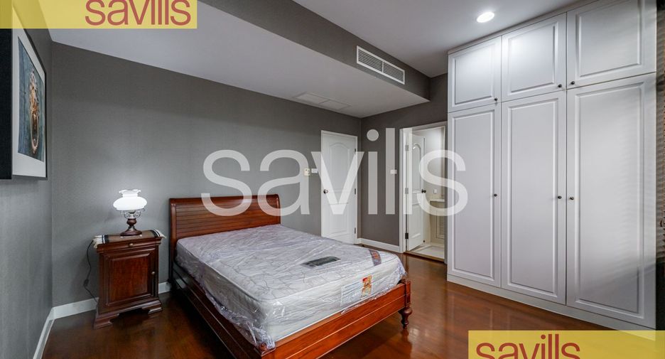 For rent 3 bedrooms condo in Sathon, Bangkok