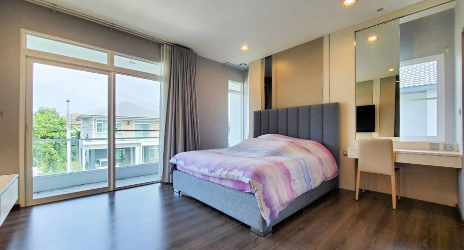 For sale 4 bedrooms house in Lat Krabang, Bangkok